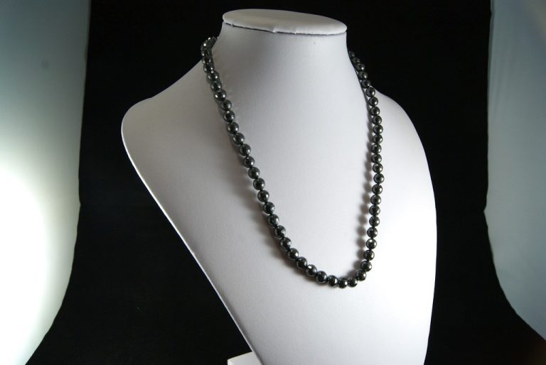 Collar Hematite