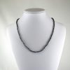 Collar Espinela Gris