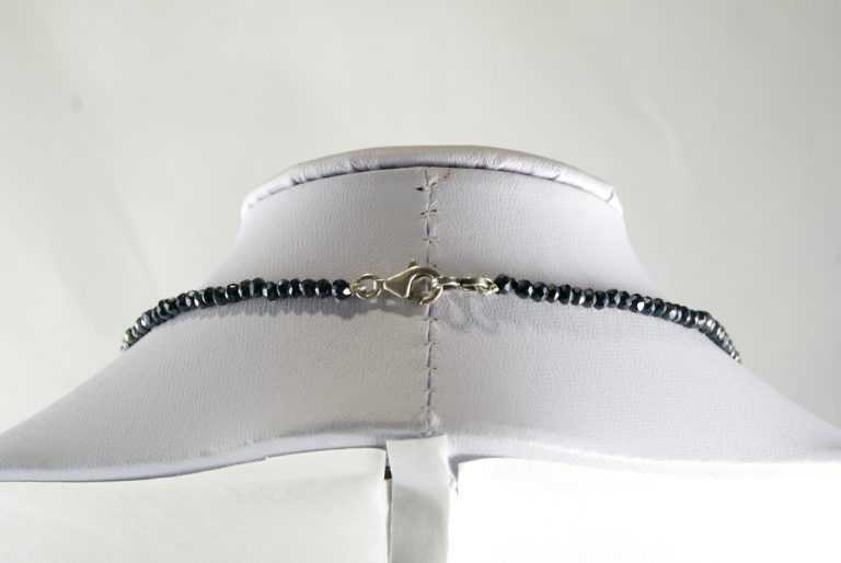 Collar Espinela Gris