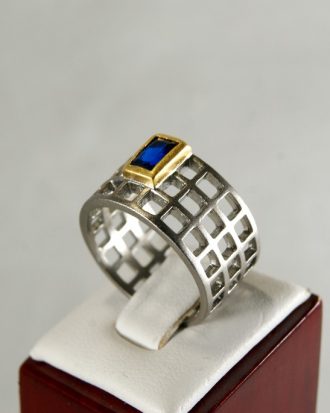 Anillo de Plata con Zafiro