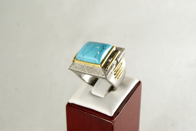 Anillo de Plata con Howlita Azul