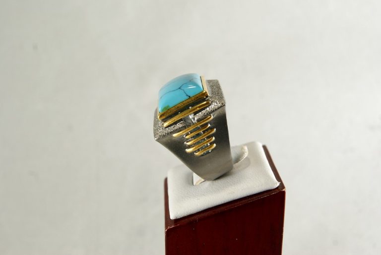 Anillo de Plata con Howlita Azul