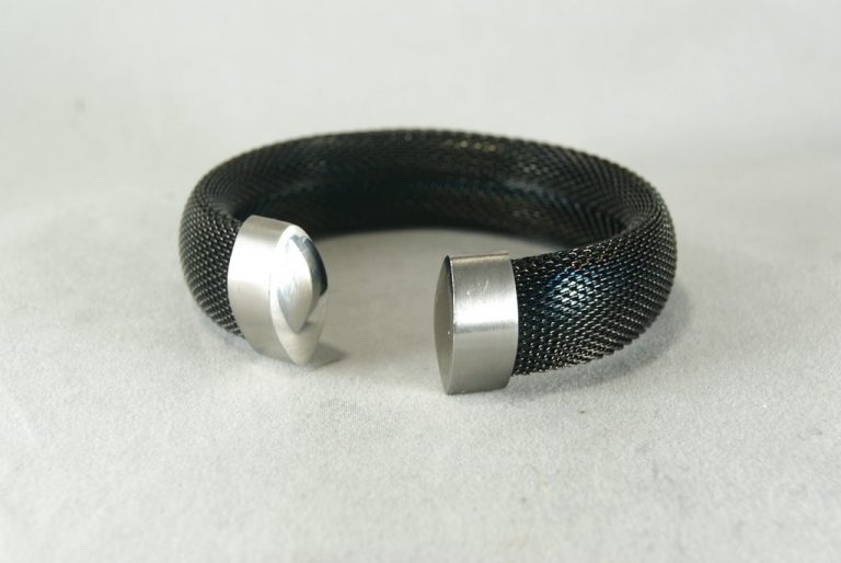 Brazalete de Acero