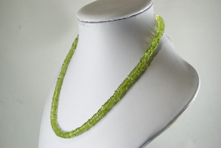 Collar de Olivino